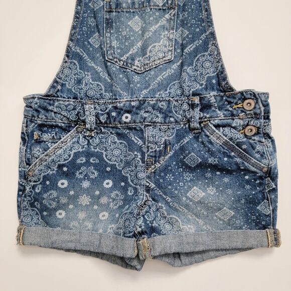 L.E.I. Printed Rolled Cuff Denim Short Overalls - Picture 6 of 14
